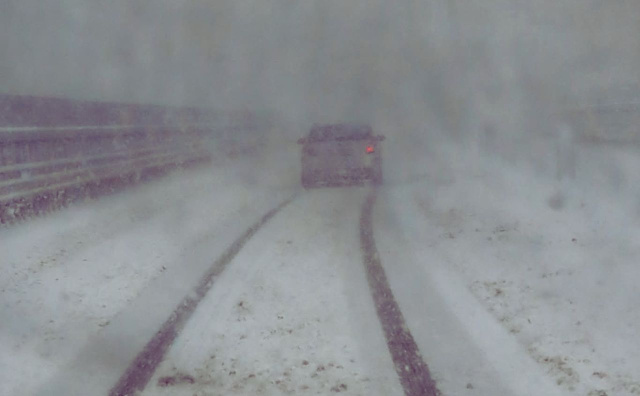 Bulgaria: Snowstorms Paralyze Bulgaria: Trakia Highway Closed, Power Cuts and School Closures Spread