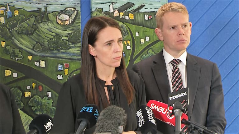  Jacinda Ardern (left) and Chris Hipkins (right) 
