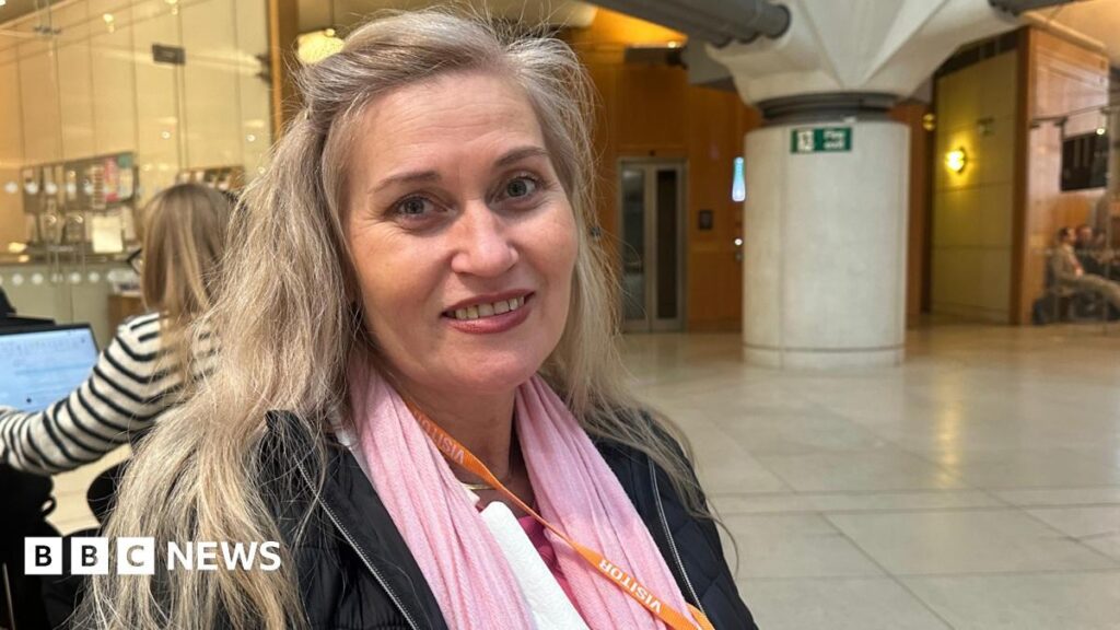 'London bus driver who punched thief made me feel safe'