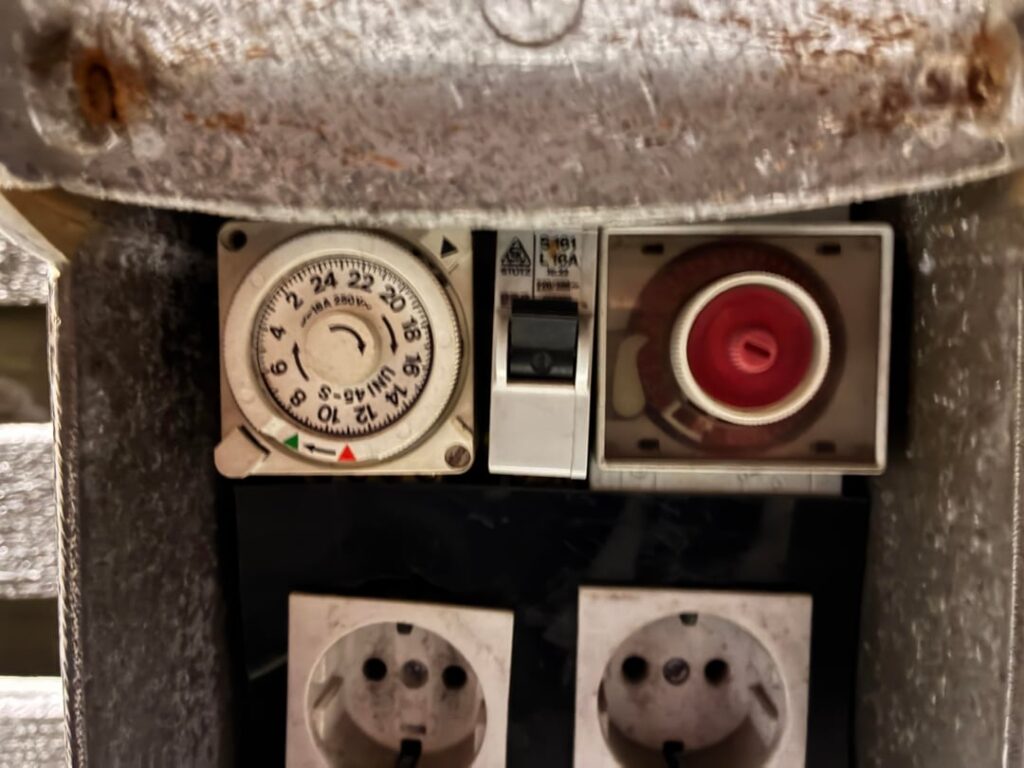 Engine heater Engine heater
