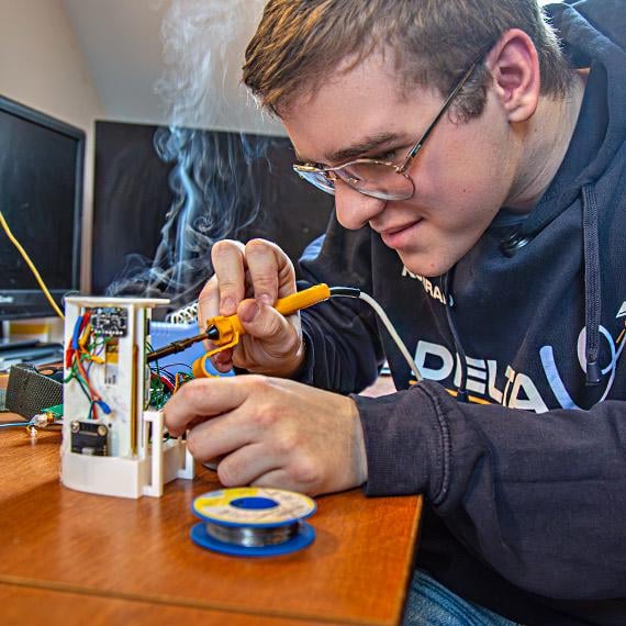Konrad from Świnoujście builds a satellite in a German school. Rocket launch in March.