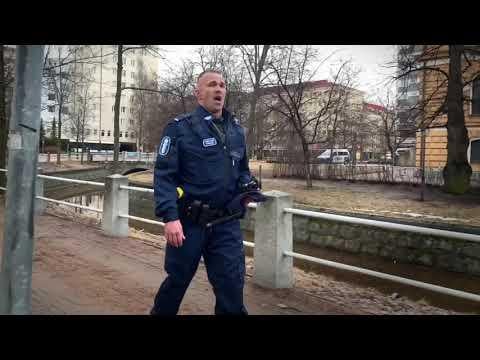 "Rakasta elämää" performed by Oulu police. (Elu armatain sind - known in Estonia performed by Georg Otsa)