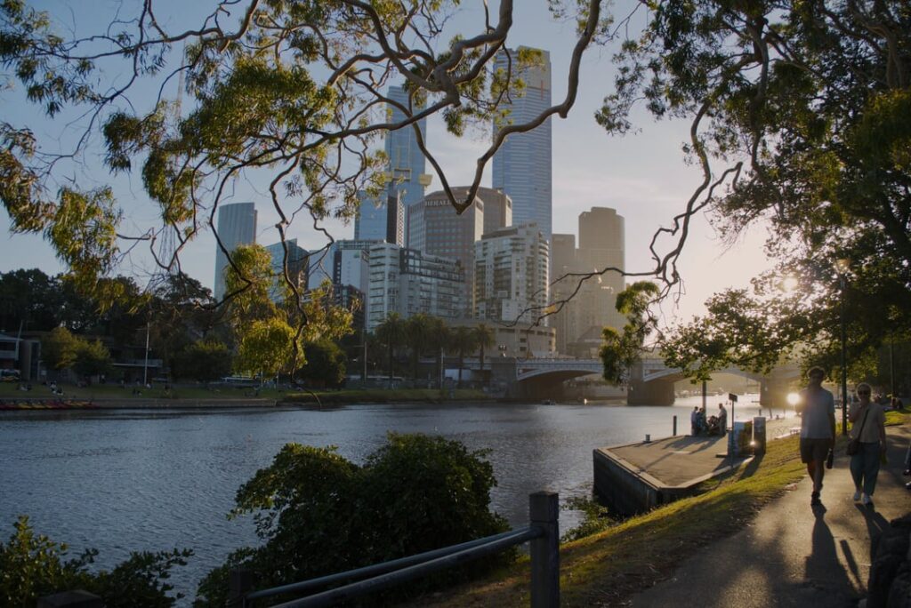 Folks enjoying the Yarra in the city this evening