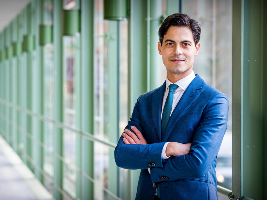Who is Rob Jetten? All You Need to Know About the Youngest & First Openly Gay Netherlands PM Takes Oath Rob Jetten takes oath as Netherlands’ youngest prime minister in The Hague.