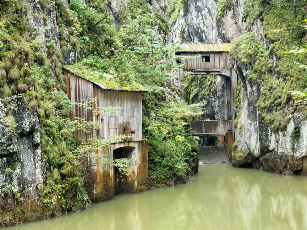 A hike to Scropoasa Lake in the Bucegi Mountains, Romania