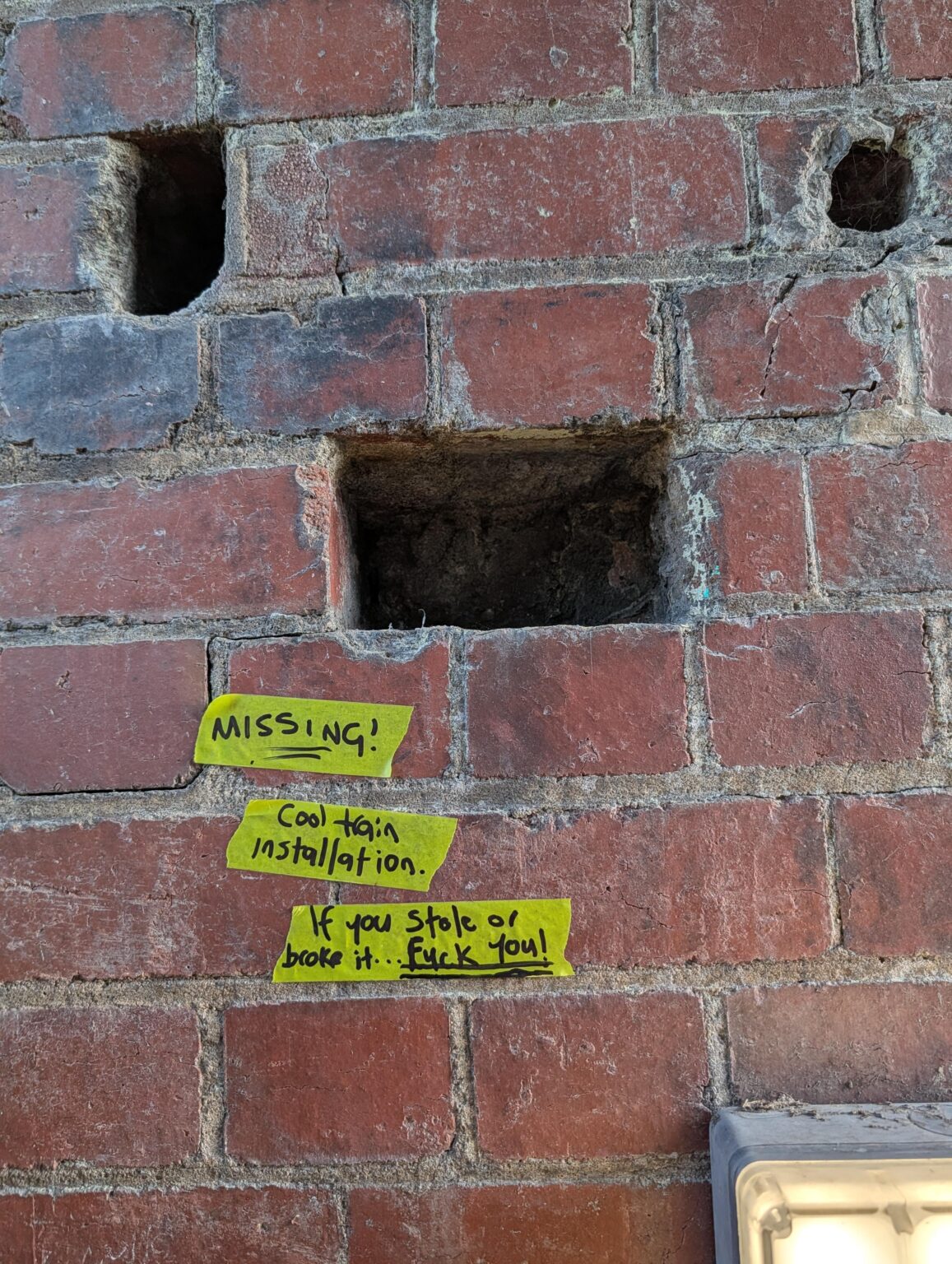 Update on the little train at Essendon station