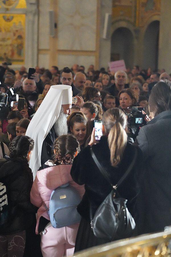 Patriarch of Serbia distributed gift packages to over 2,000 students