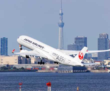 JAL A350 Departing Tokyo
