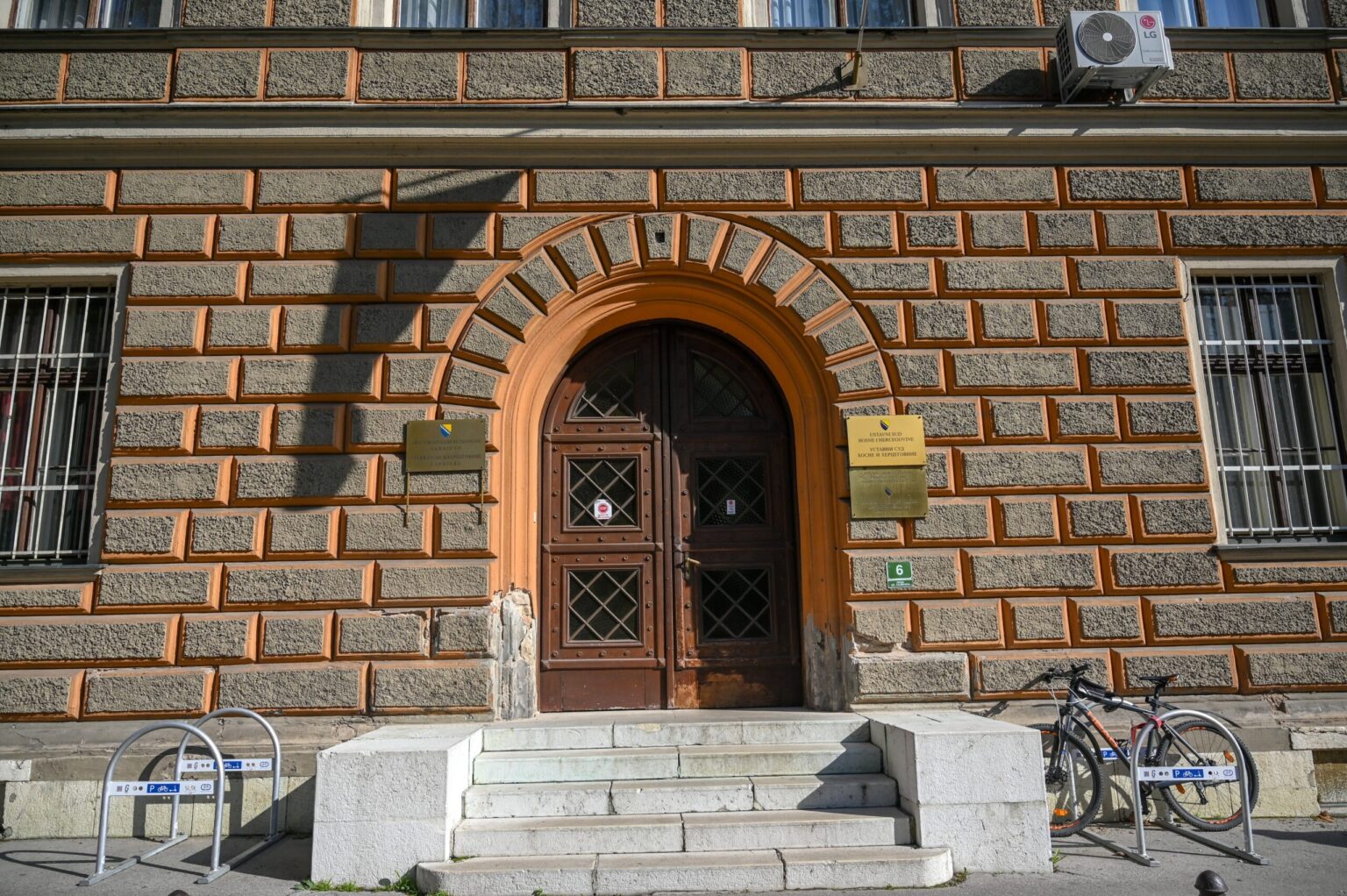 Old problems and modern solutions: technology and the struggle for election integrity in Bosnia and Herzegovina 