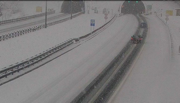 Snow reruns to parts of Croatia causing disruptions