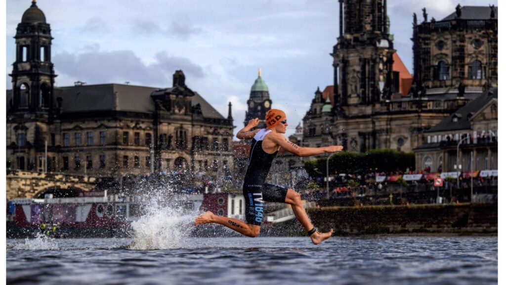 “Wasserläufer”: Robert Michael wins the Sven-Simon-Award for Sports Photo of the Year 2025