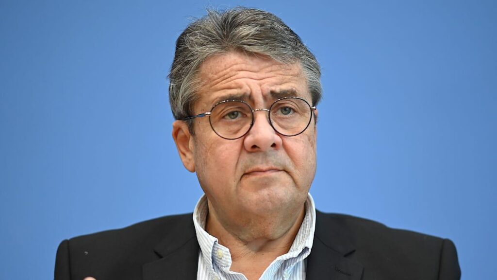 Germans "are no longer allowed to play the fiscal Taliban in Europe", says Gabriel. EU Foreign Affairs Representative Kaja Kallas spoke out in favour of joint European debt to finance defense spending. Joint borrowing makes loans cheaper for everyone, Kallas said