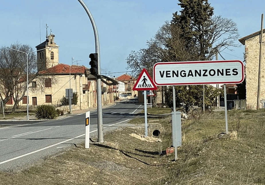 While changing traffic signs on a Spanish road, in one of the towns where the same road passed, they accidentally misspelled the town entrance sign. They put "Venganzones" instead of "Veganzones".