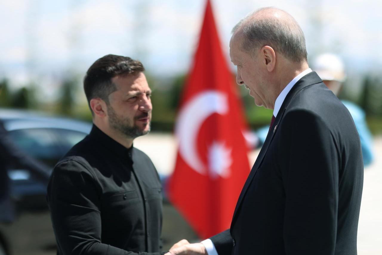 President Recep Tayyip Erdogan welcomes Ukrainian President Volodymyr Zelenskyy at the Presidential Complex in Ankara, Türkiye on May 15, 2025. (TUR Presidency/AA Photo)
