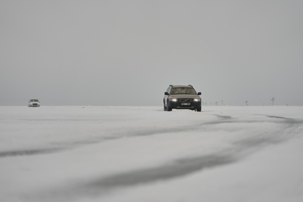Drive across Estonia’s frozen sea as northern Europe faces cold wave Drive across Estonia's frozen sea as northern Europe faces cold wave