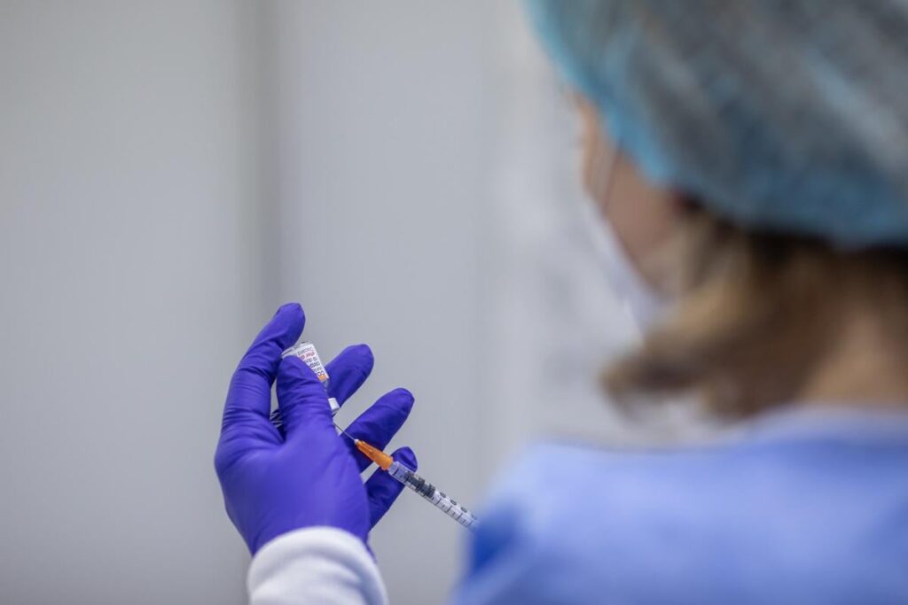 Vaccination of children, at alarmingly low rates in Romania: For measles-mumps-rubella, the percentage dropped to 47% / Five other vaccines against serious diseases, at rates of 55% / "Save the Children" organization asks the authorities to take measures