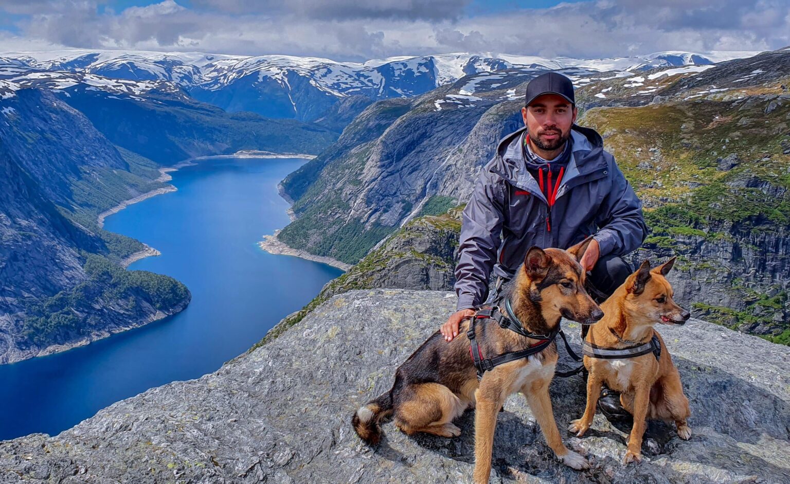 Another picture from Trolltunga, Norway 🇳🇴