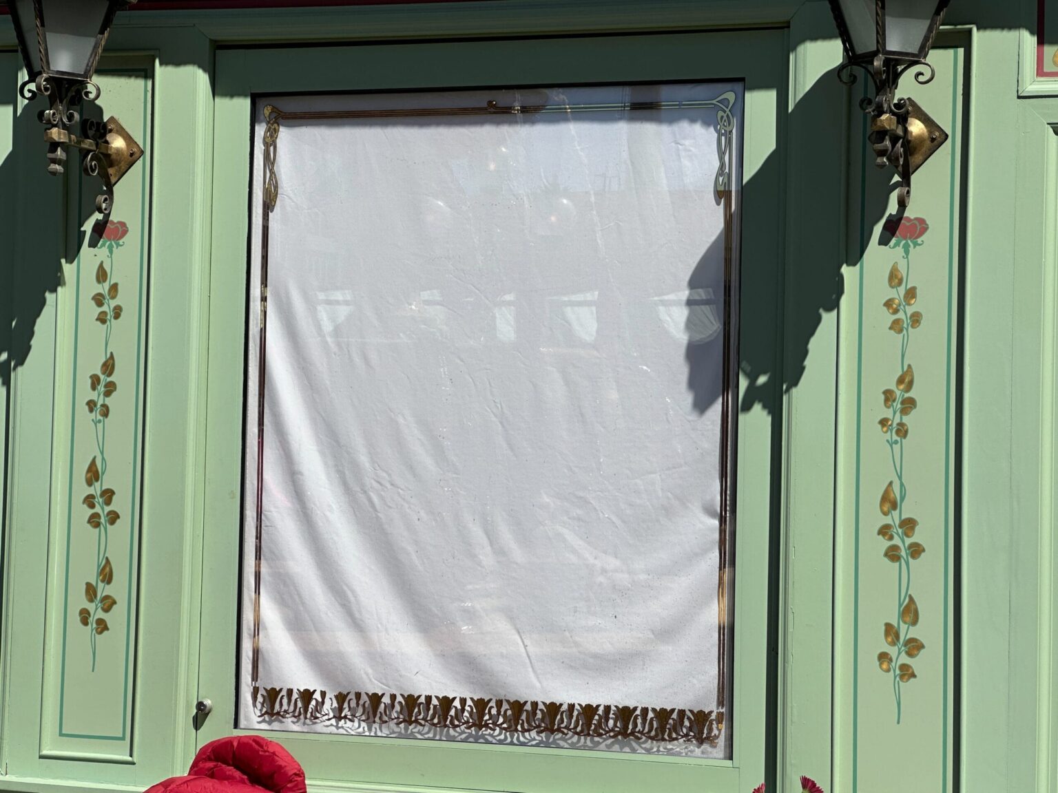 Impressions de France Closed for Indefinite Refurbishment