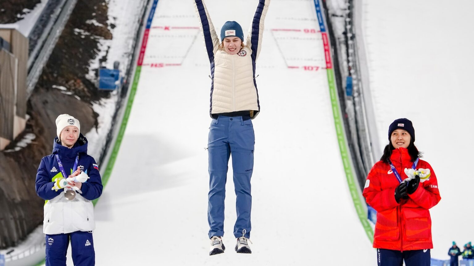 Anna Odine Stroem of Norway wins gold in women's Olympic ski jumping