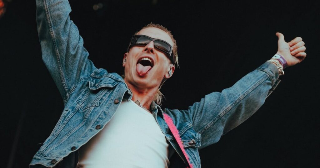 Wolf Alice's Theo Ellis Talks Falling in Love With Australia