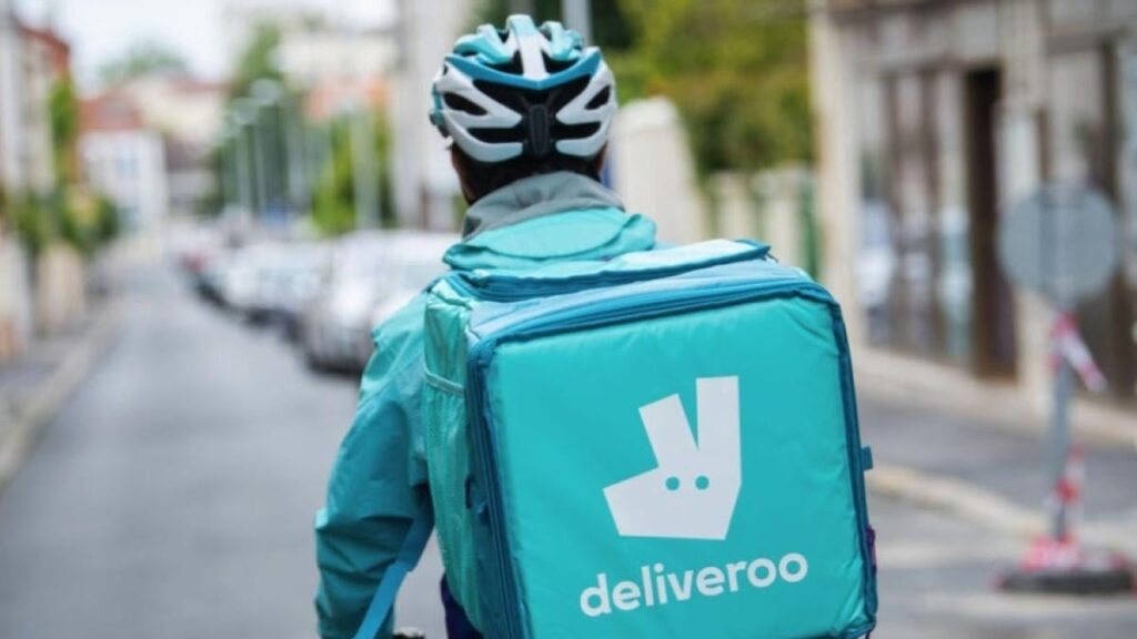 Judicial control also for Deliveroo. «Corporation, exploits riders with the algorithm like Glovo. The compensation does not guarantee a dignified existence", the prosecutor accuses the platform of paying wages below the poverty threshold and in conflict with the art. 36 of the Constitution