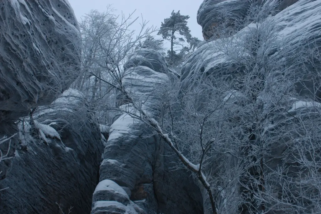 Czechia’s iconic rock formations once played the cliffs of ‘Wuthering Heights’ Wuthering Heights (2004) © Titanus
