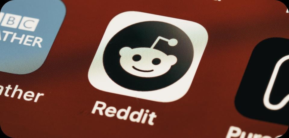 Reddit grows with a counter-current model: low capex, contained AI