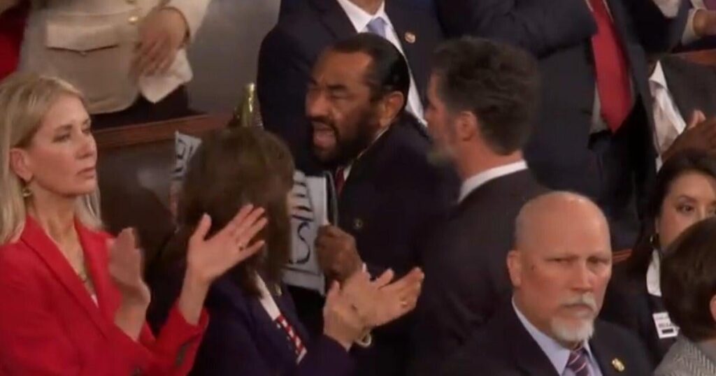 Rep. Al Green removed from chamber during State of the Union