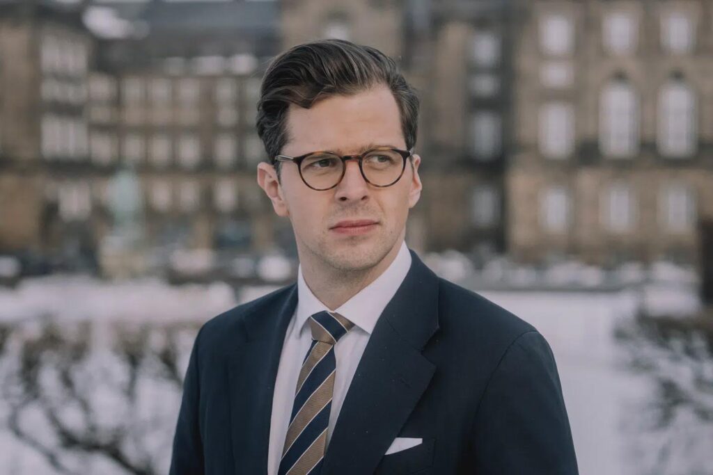 Mette Frederiksen steered Denmark directly into an "economic ditch", he warned. Now Vanoplagh refuses to admit mistakes
