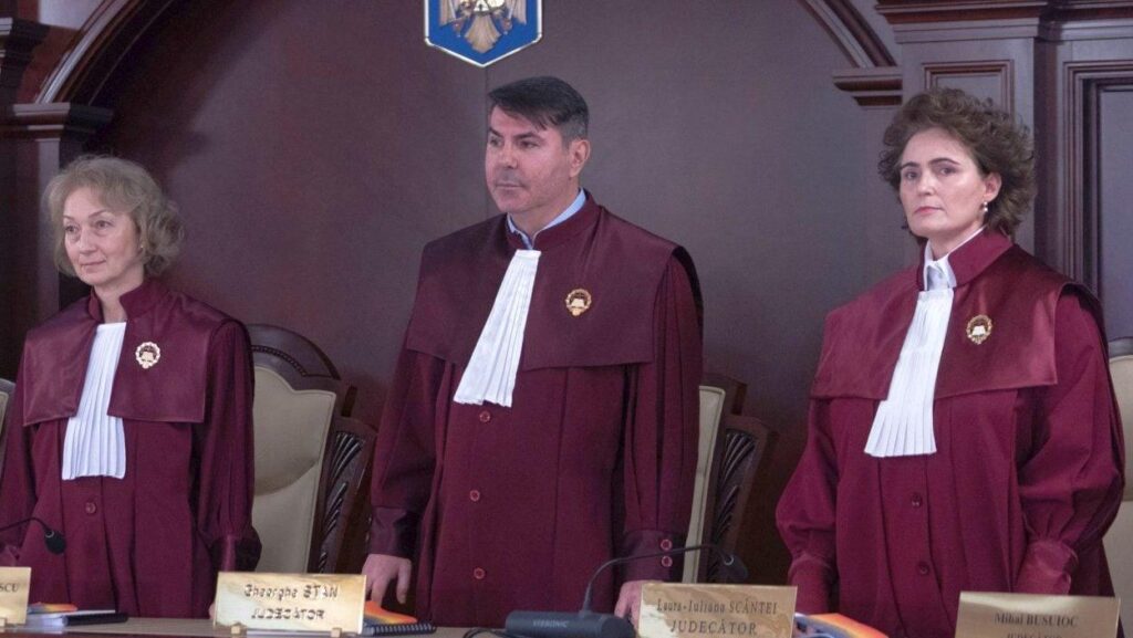 Gheorghe Stan, CCR judge, went on paternity leave to raise the child before the Court's verdict on magistrates' pensions