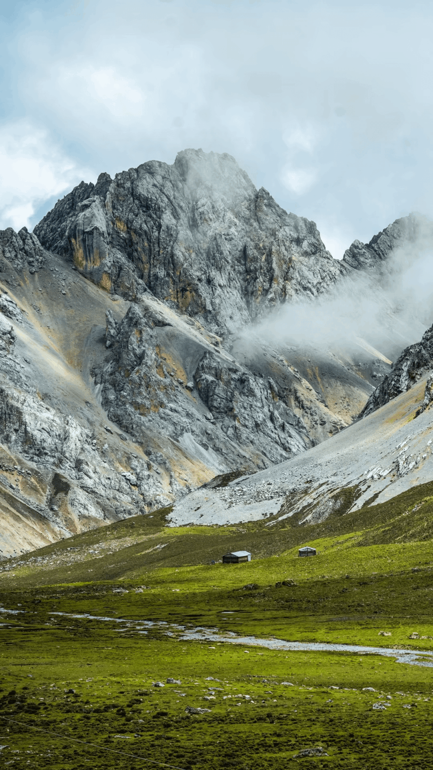 Mountain of Si Chuan, China