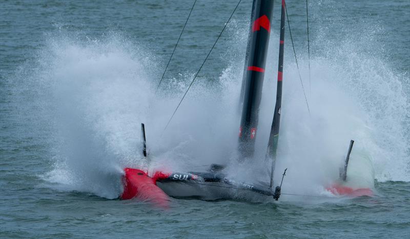 Volatile conditions challenge the Swiss Team in Auckland