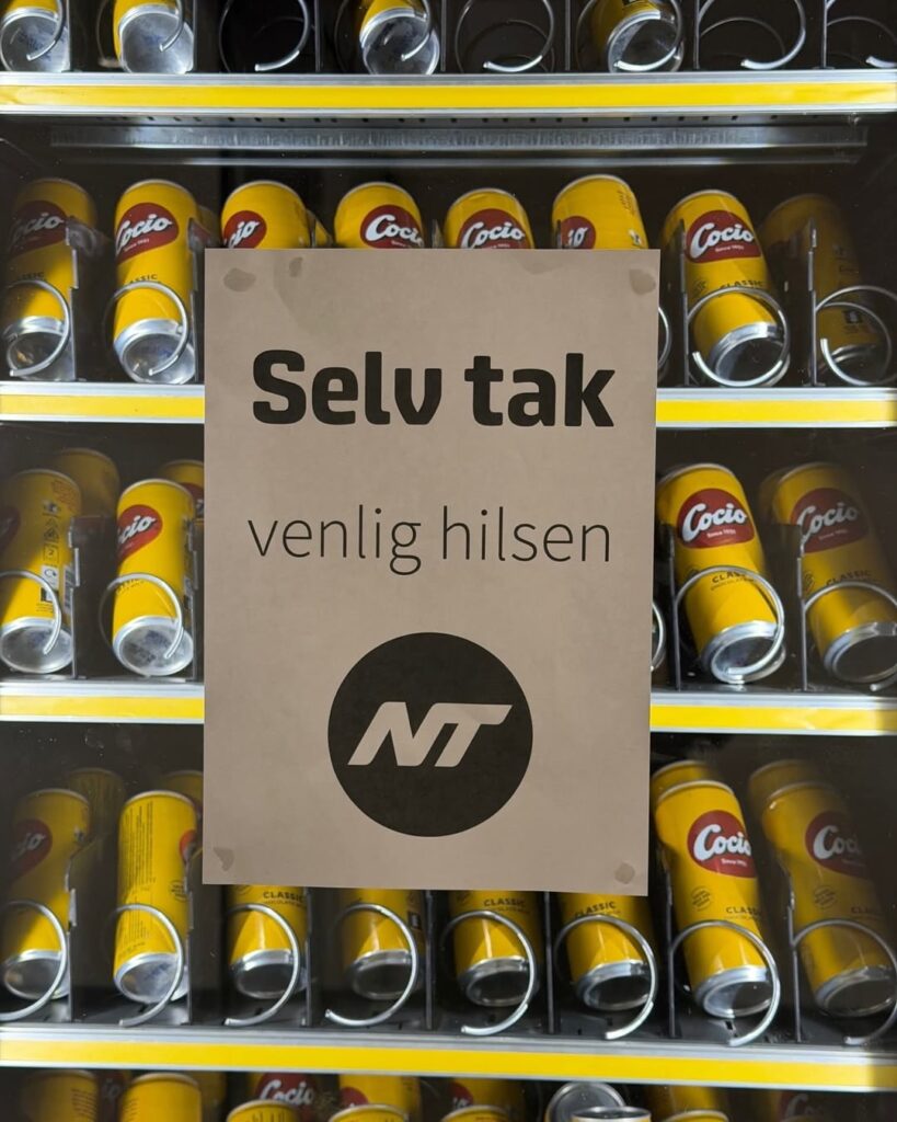 Nordjyllands Trafikselskab distributes free Cocio to their passengers if the buses are more than 10 minutes late.