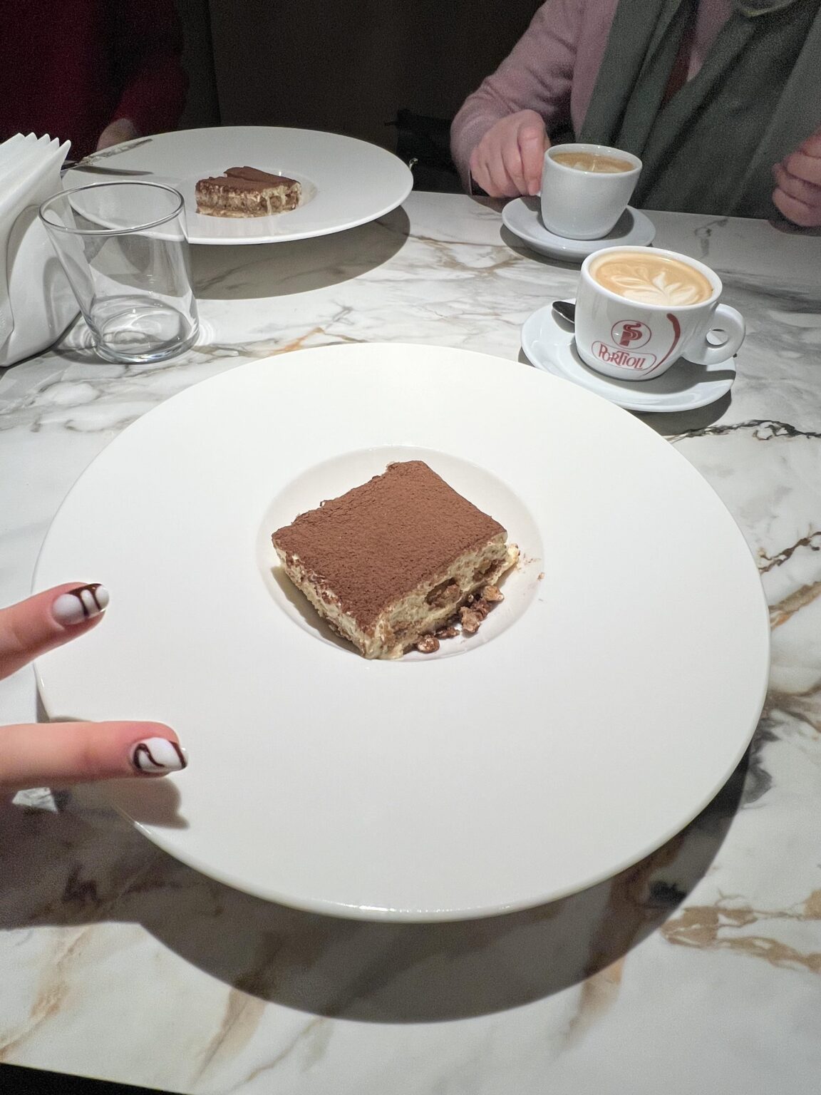 Where in Minsk can you eat a good tiramisu?