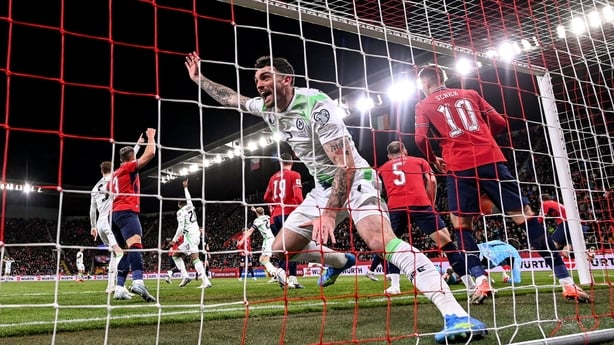 26 March 2026; Troy Parrott of Republic of Ireland celebrates after Czechia goalkeeper Matej Kov�r scores an own goal during the FIFA World Cup 2026 European Qualifiers play-off semi-final match between Czechia and Republic of Ireland at Fortuna Arena in Prague, Czechia. Photo by Stephen McCarthy/Sp