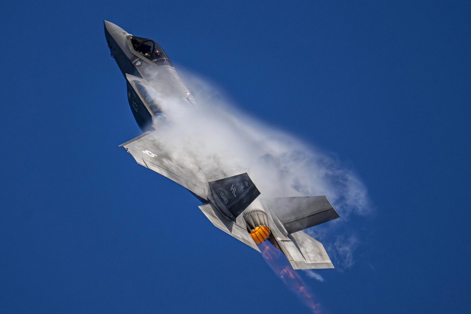 F-35 fighter jet flying - ©U.S. Air Force photo by Staff Sgt. Nicholas Rupiper