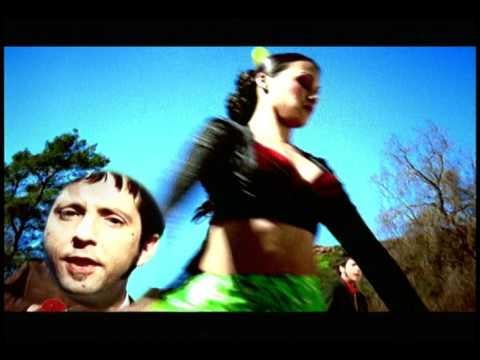 Is it just me or does "The Way" by Fastball remind you a bit of the song "Minning um mann" by Logum?