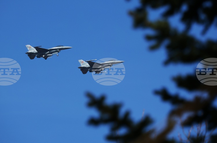 Bulgarian MiG-29, Greek F-16 Fighter Aircraft Conduct Joint Training Flights