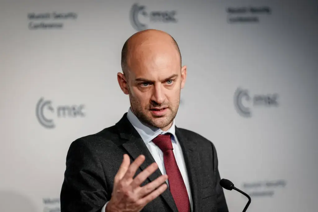 France Says It Will Work with China on De-Escalating Iran War