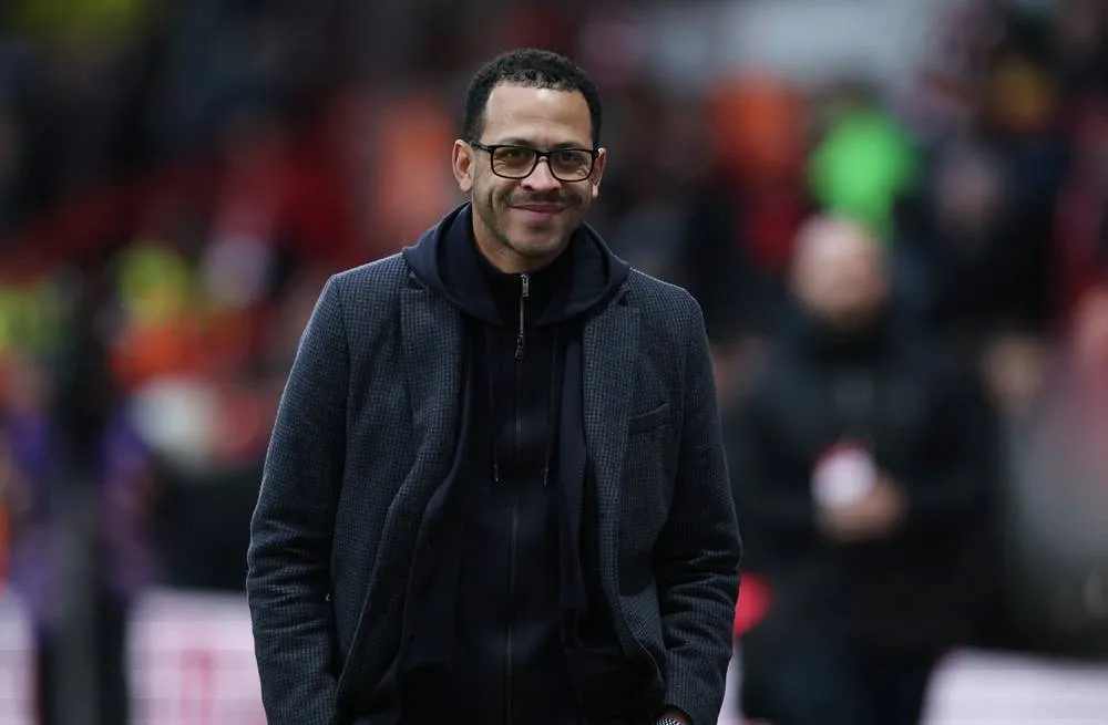 Rosenior Back in France as Chelsea Face PSG Champions League Challenge Rosenior Back in France as Chelsea Face PSG Champions League Challenge