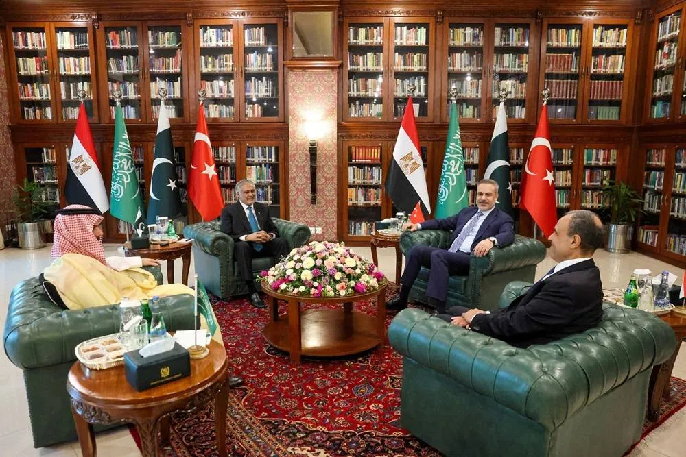 Pakistan Hosts Saudi, Türkiye, Egypt FMs for Talks on Middle East War