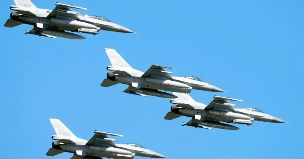 Poland restricts aviation flights for three months along the border with Ukraine and Belarus Photo