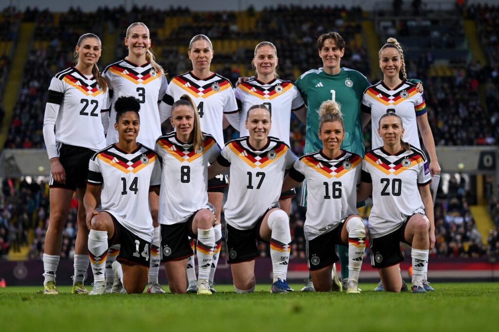 DFB-Frauen open Women’s World Cup qualifiers in style