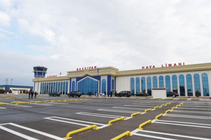 Iranian missiles strike Azerbaijan’s Nakhchivan Airport – VIDEO Iranian missiles strike Azerbaijan