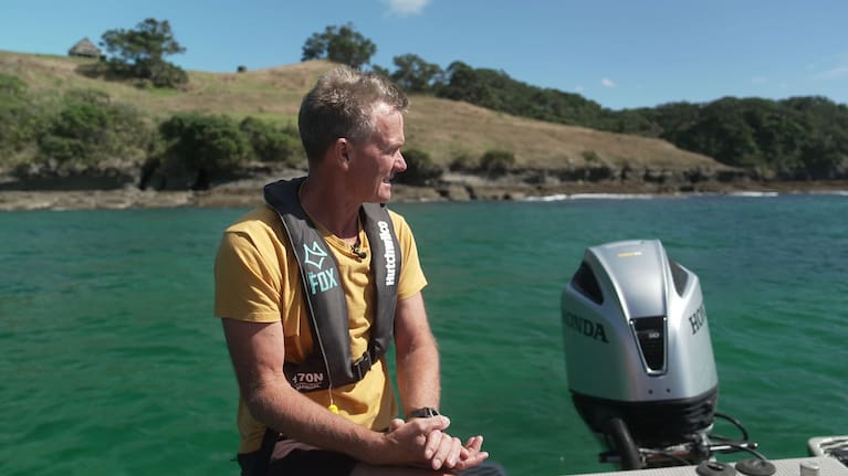 nderwater cameraman Steve Hathaway