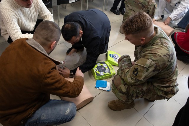 U.S. Army National Guard medics strengthen local clinic with lifesaving training