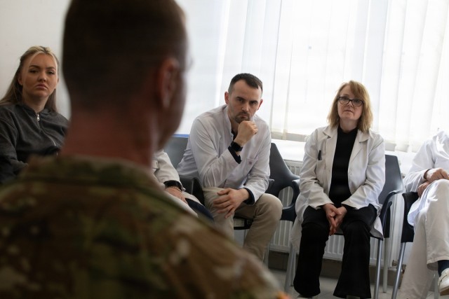 U.S. Army National Guard medics strengthen local clinic with lifesaving training