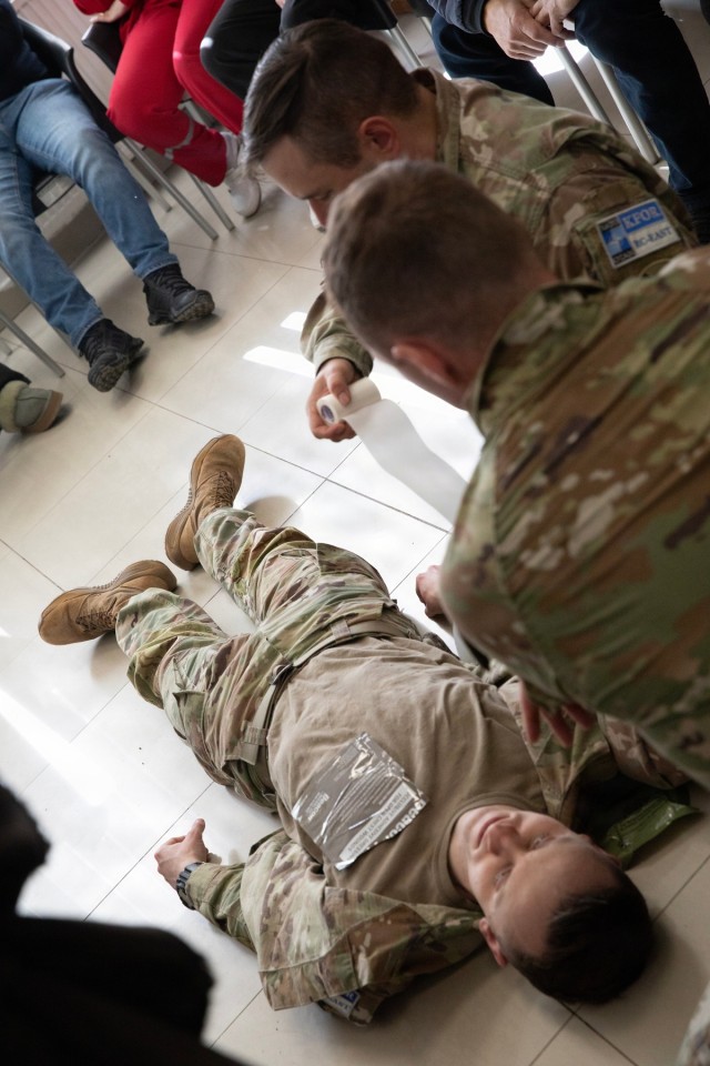 U.S. Army National Guard medics strengthen local clinic with lifesaving training
