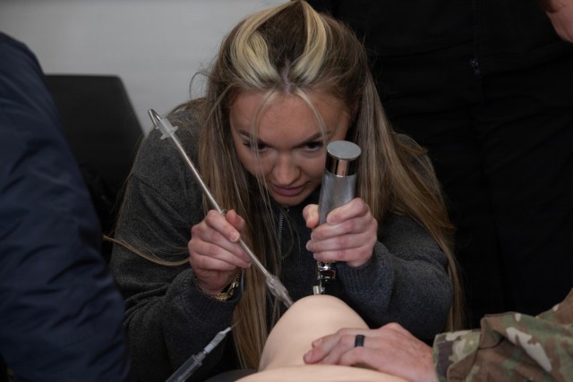 U.S. Army National Guard medics strengthen local clinic with lifesaving training