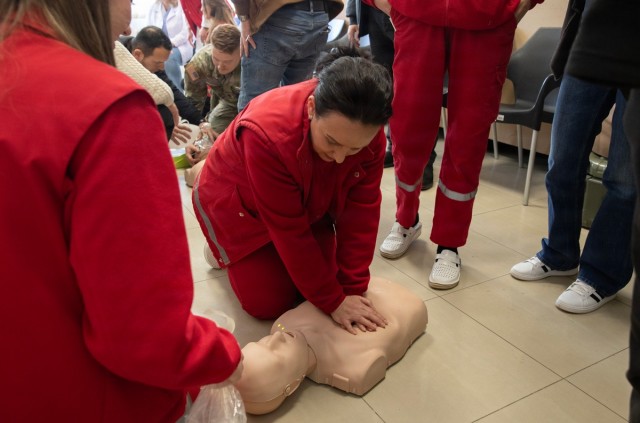 U.S. Army National Guard medics strengthen local clinic with lifesaving training